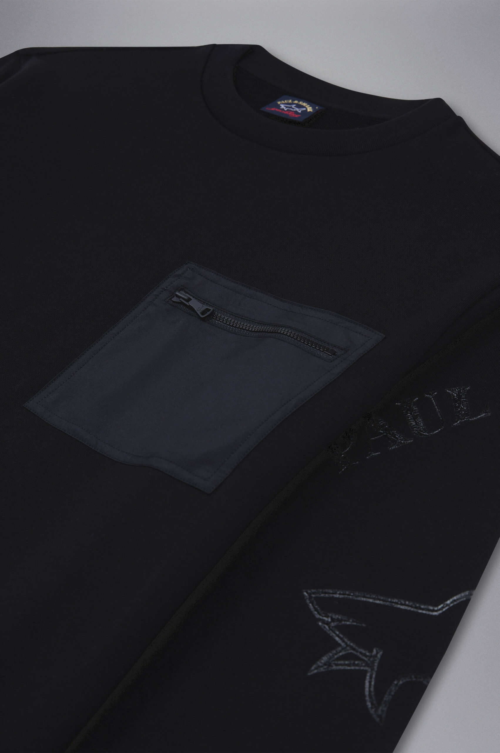 Sweat Paul And Shark – Image 5